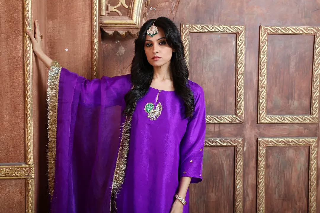 Morni – Dupion Silk Hand Embroidered Kurta Set